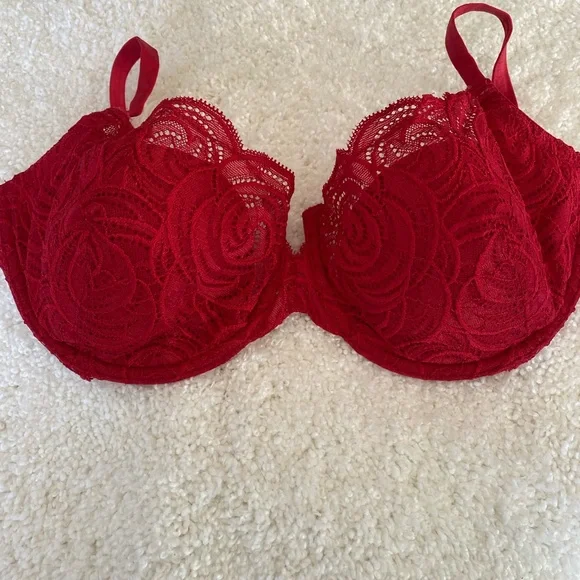 Victoria’s Secret Lace Bra 36D ❤️❤️ - Picture 2 of 4